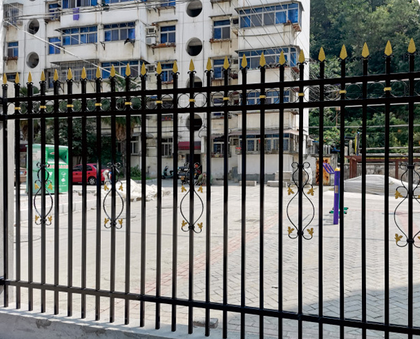 十堰鐵藝護欄的維護常識是什么？